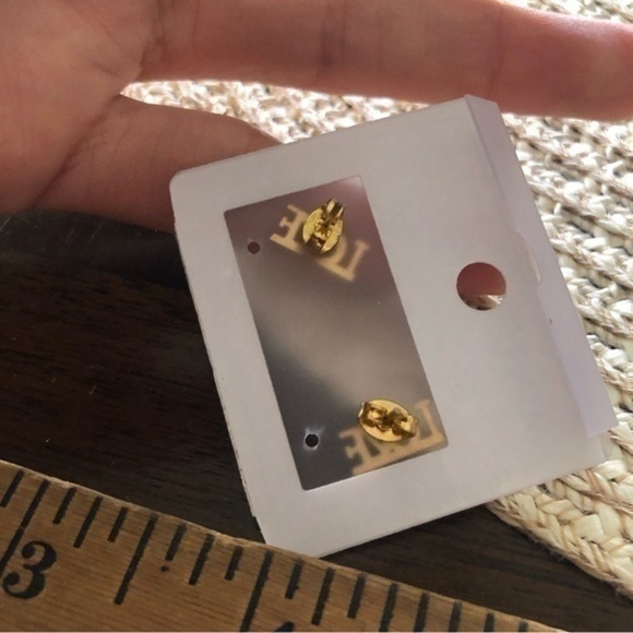 NEw Mint TM Stainless Steel Love Earring - Picture 3 of 3